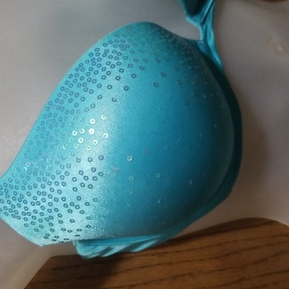 🎄Victoria Secret's Blue Sequined 32D🎁 - Picture 4 of 14